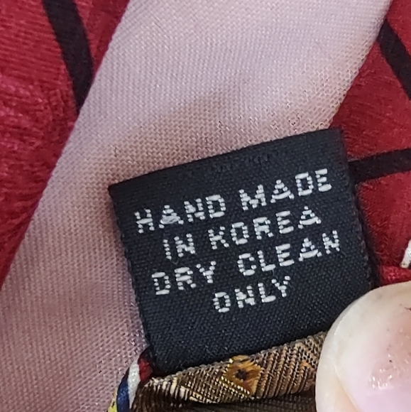 RETRO RED and BLACK SILK TIE by Z INC. - Picture 7 of 7